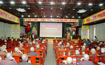 Tuyên truyền, phổ biến pháp luật về tín ngưỡng, tôn giáo, đất đai và bảo vệ môi trường